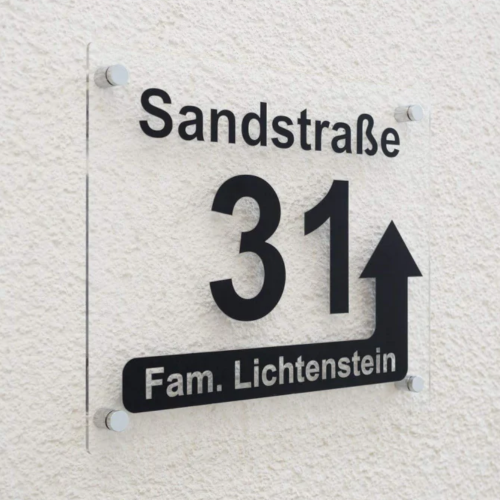 Hausnummer Schild mit Pfeil