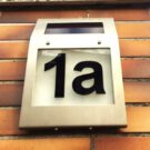 Schwarz Hochglanz Hausnummer 1a