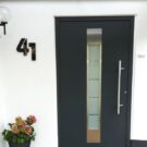 Schwarz Hochglanz Hausnummer 41.