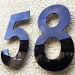 Schwarz Hochglanz Hausnummer 58