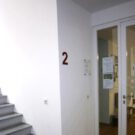 Rot Hausnummer 2.